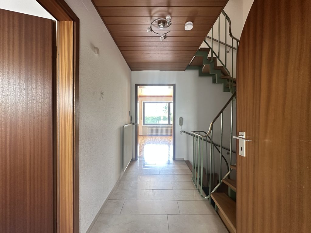 Hirn Immobilien GmbH - Immobilienangebot - Neu-Ulm - Häuser - Platz für die ganze Familie - Gartenglück im Neu-Ulmer Stadtteil Offenhausen