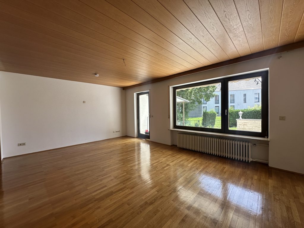 Hirn Immobilien GmbH - Immobilienangebot - Neu-Ulm - Häuser - Platz für die ganze Familie - Gartenglück im Neu-Ulmer Stadtteil Offenhausen