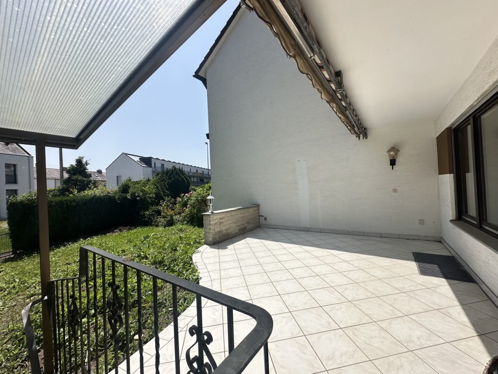 Hirn Immobilien GmbH - Immobilienangebot - Neu-Ulm - Häuser - Platz für die ganze Familie - Gartenglück im Neu-Ulmer Stadtteil Offenhausen