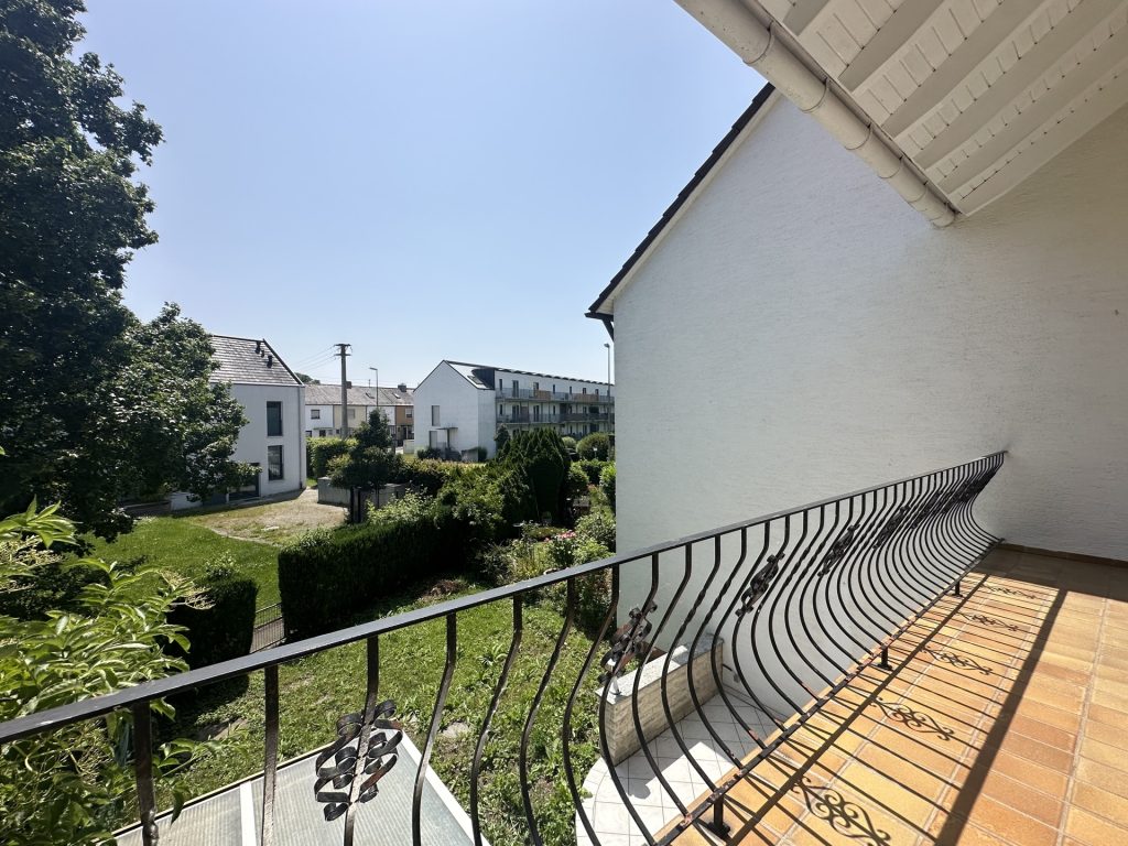 Hirn Immobilien GmbH - Immobilienangebot - Neu-Ulm - Häuser - Platz für die ganze Familie - Gartenglück im Neu-Ulmer Stadtteil Offenhausen
