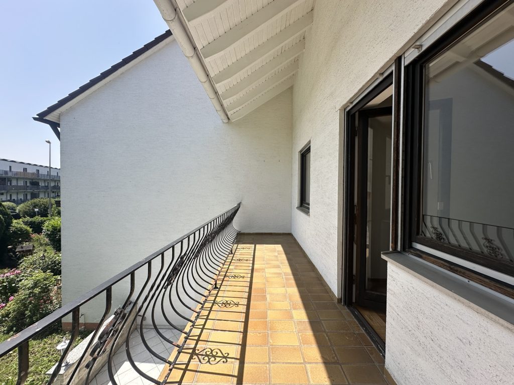 Hirn Immobilien GmbH - Immobilienangebot - Neu-Ulm - Häuser - Platz für die ganze Familie - Gartenglück im Neu-Ulmer Stadtteil Offenhausen