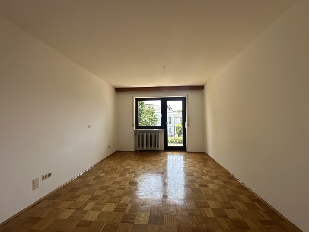 Hirn Immobilien GmbH - Immobilienangebot - Neu-Ulm - Häuser - Platz für die ganze Familie - Gartenglück im Neu-Ulmer Stadtteil Offenhausen