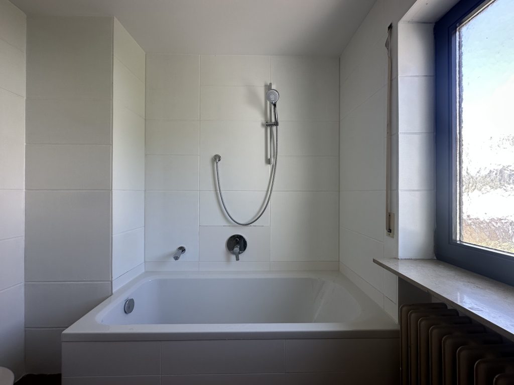 Hirn Immobilien GmbH - Immobilienangebot - Neu-Ulm - Häuser - Platz für die ganze Familie - Gartenglück im Neu-Ulmer Stadtteil Offenhausen