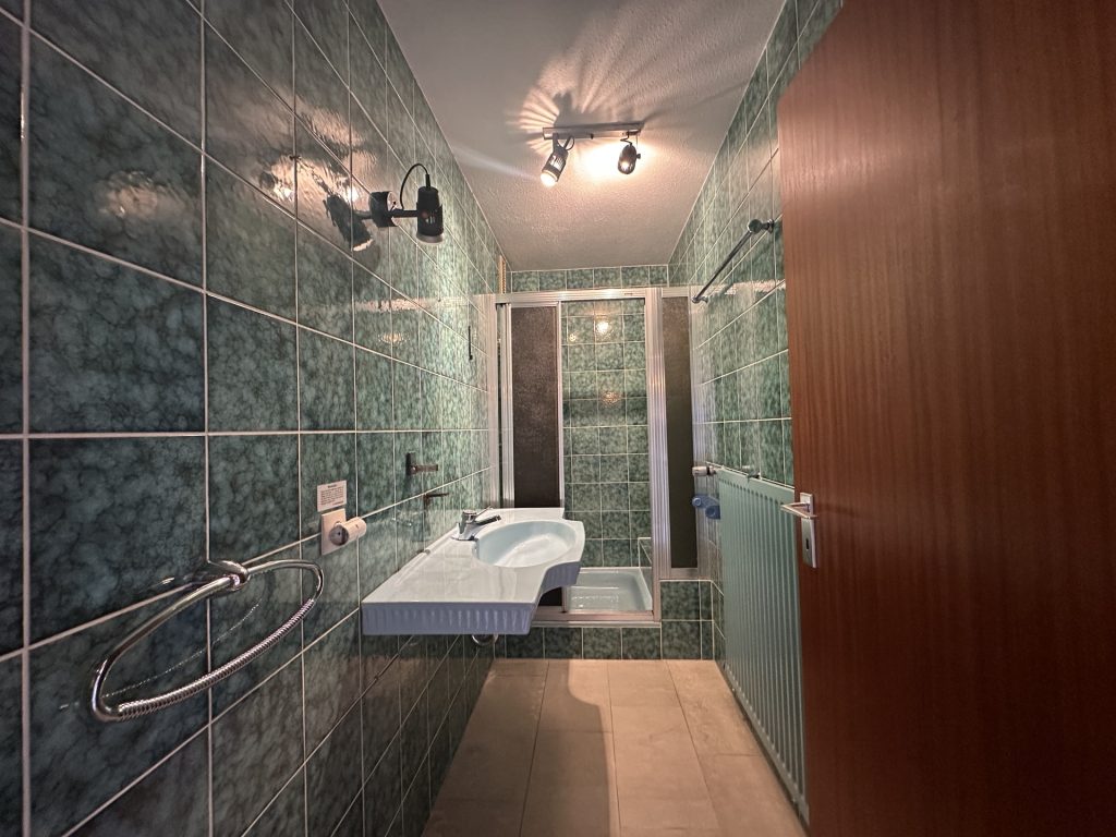Hirn Immobilien GmbH - Immobilienangebot - Neu-Ulm - Häuser - Platz für die ganze Familie - Gartenglück im Neu-Ulmer Stadtteil Offenhausen