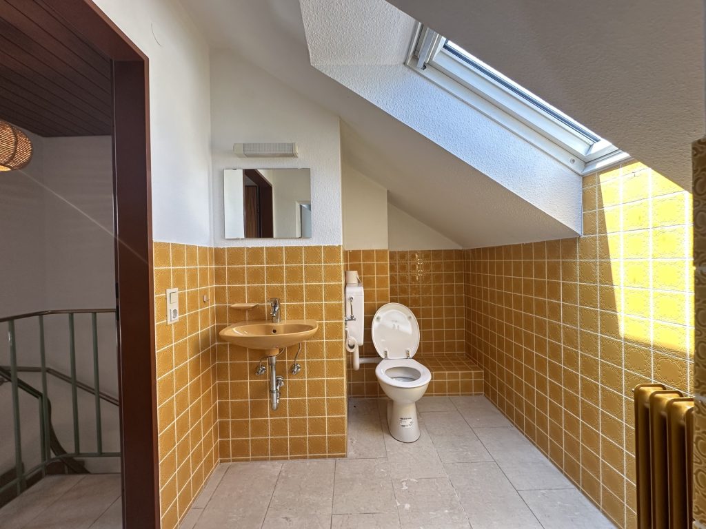 Hirn Immobilien GmbH - Immobilienangebot - Neu-Ulm - Häuser - Platz für die ganze Familie - Gartenglück im Neu-Ulmer Stadtteil Offenhausen