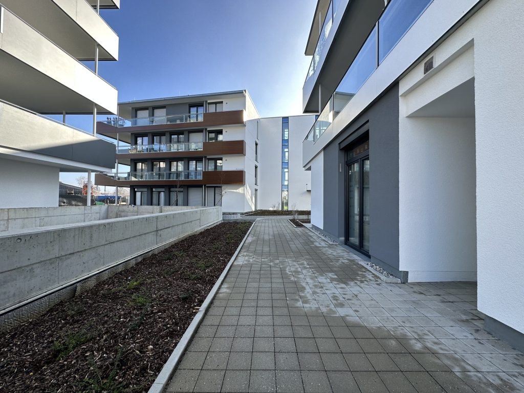 Hirn Immobilien GmbH - Immobilienangebot - Langenau - Wohnungen - HELLE 3-ZIMMER WOHNUNG IM 2. OG MIT GROSSER ÜBERDACHTER TERRASSE IN LANGENAU