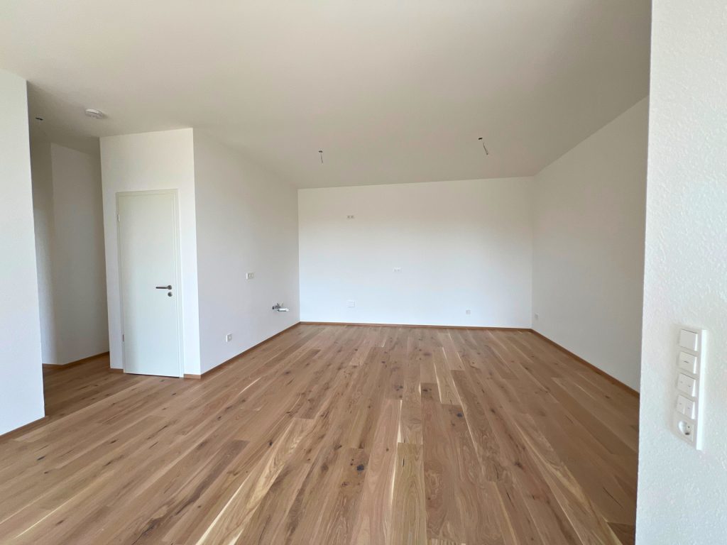 Hirn Immobilien GmbH - Immobilienangebot - Langenau - Wohnungen - HELLE 3-ZIMMER WOHNUNG IM 2. OG MIT GROSSER ÜBERDACHTER TERRASSE IN LANGENAU