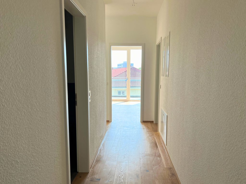 Hirn Immobilien GmbH - Immobilienangebot - Langenau - Wohnungen - HELLE 3-ZIMMER WOHNUNG IM 2. OG MIT GROSSER ÜBERDACHTER TERRASSE IN LANGENAU