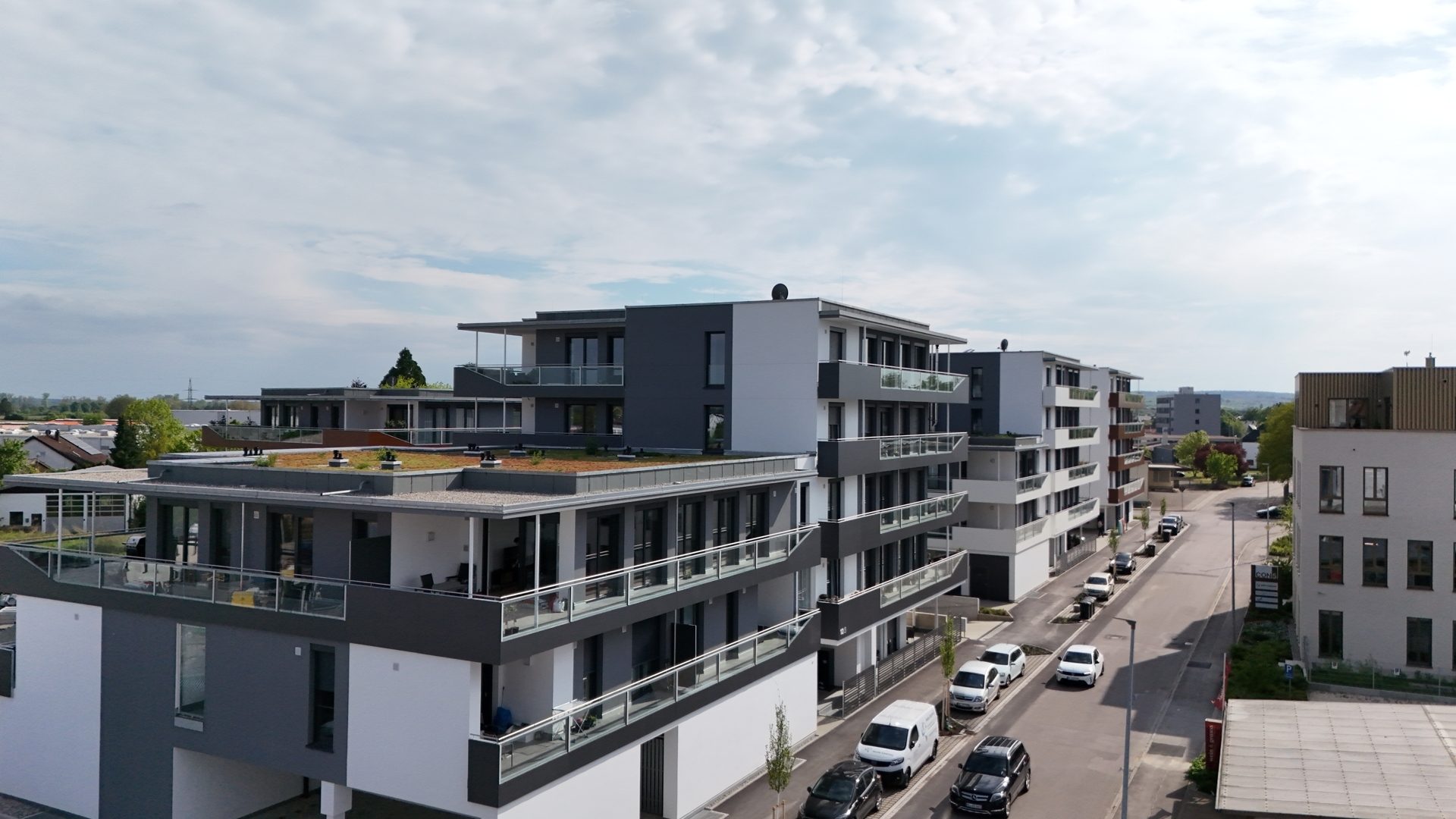 Hirn Immobilien GmbH - Immobilienangebot - Langenau - Wohnungen - HELLE 3-ZIMMER WOHNUNG IM 2. OG MIT GROSSER ÜBERDACHTER TERRASSE IN LANGENAU