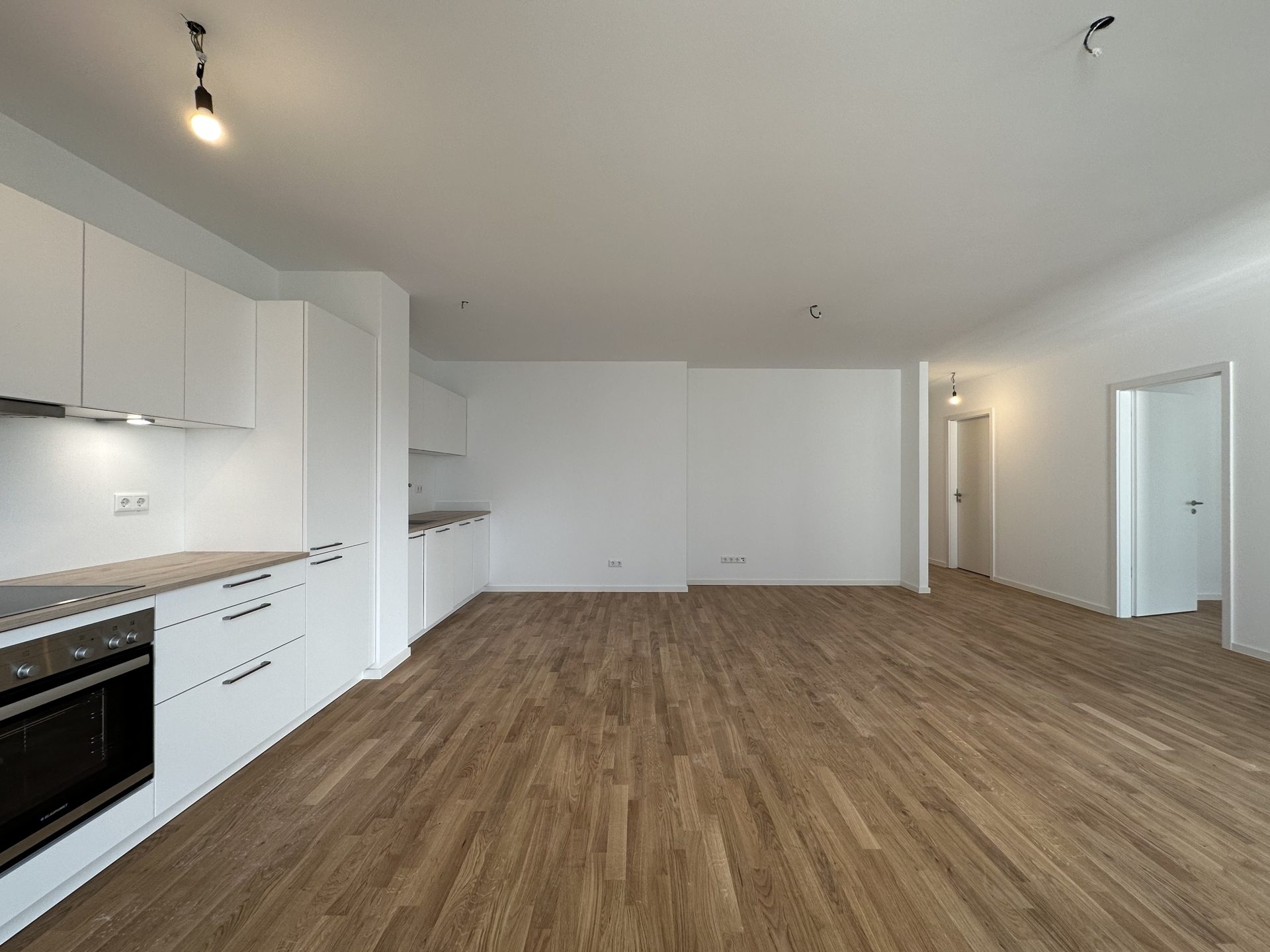 Hirn Immobilien GmbH - Immobilienangebot - Neu-Ulm - Wohnungen - 4-Zi.-Whg., 92,87 qm im 6. OG - SÜD STADT MITTE - ZUHAUSE MITTEN IN NEU-ULM