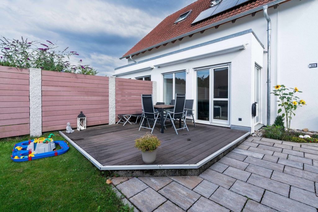 Hirn Immobilien GmbH - Immobilienangebot - Langenau - Häuser - CHARMANTE DOPPELHAUSHÄLFTE MIT PV-ANLAGE UND SPEICHER IM HERZEN VON LANGENAU