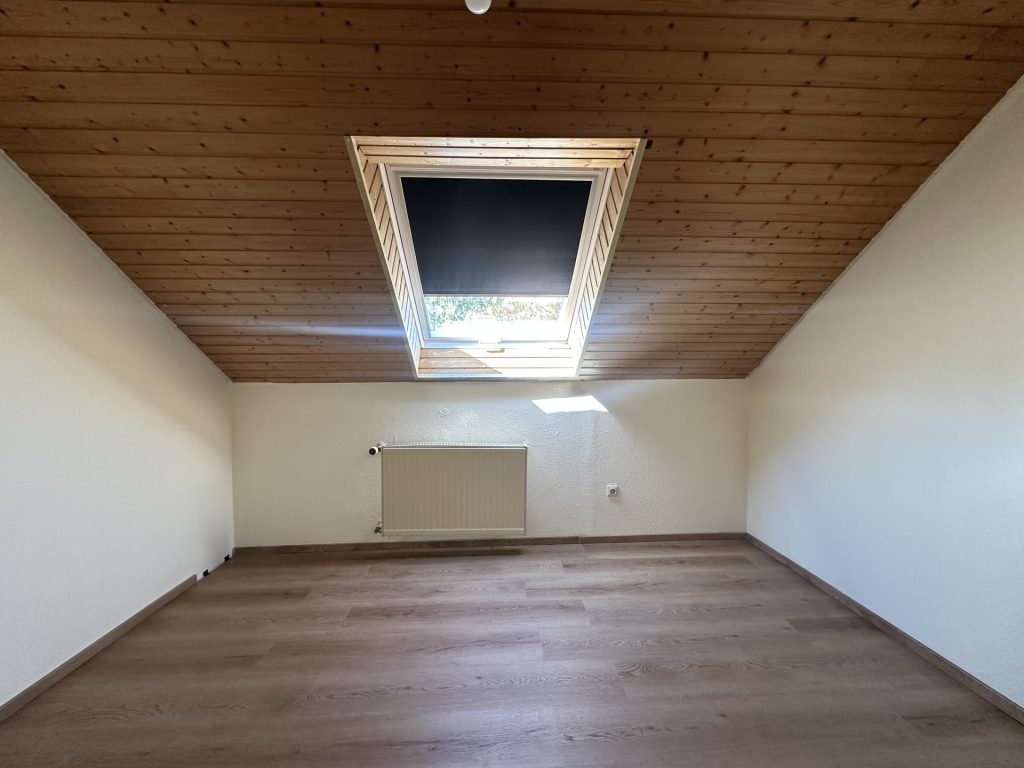 Hirn Immobilien GmbH - Immobilienangebot - Langenau / Hörvelsingen - Wohnungen - Dachgeschosswohnung mit Süd-West Balkon in ruhiger Lage in Langenau/ Hörvelsingen