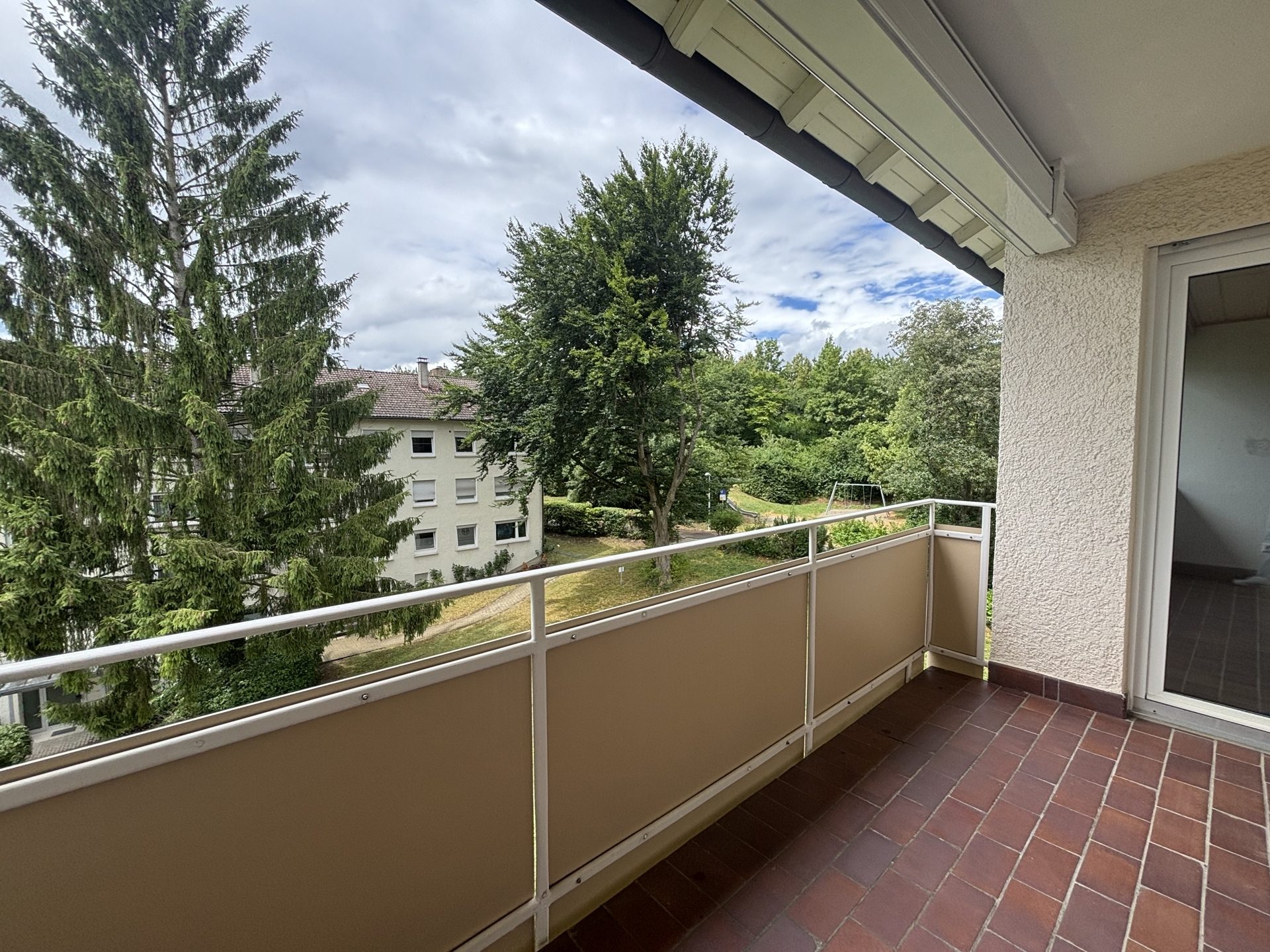 Hirn Immobilien GmbH - Immobilienangebot - Ulm - Wohnungen - Helle, gut geschnittene 3-Zimmer-Wohnung am Ulmer Eselsberg - perfekt für Paare