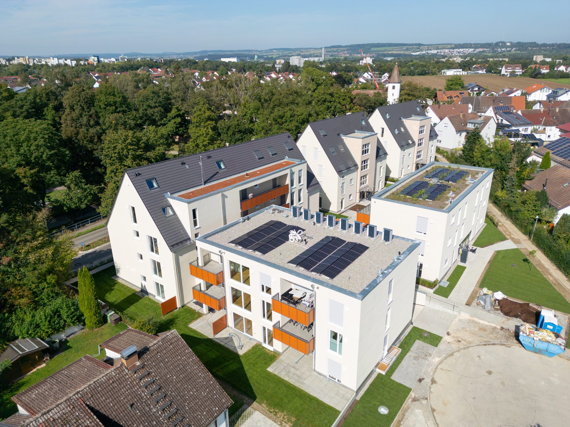 Hirn Immobilien GmbH - Immobilienangebot - Ulm / Wiblingen - Wohnungen - MÖBLIERTES WOHNEN IN ULM/WIBLINGEN - NEUBAU 3-ZIMMER ERDGESCHOSSWOHNUNG MIT TERRASSE UND GARTEN!