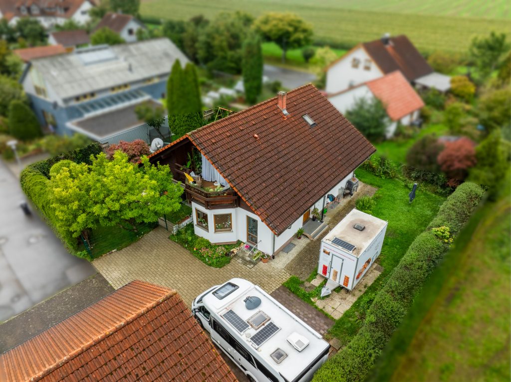 Hirn Immobilien GmbH - Immobilienangebot - Weidenstetten - Häuser - EINFAMILIENHAUS MIT EINLIEGERWOHNUNG UND DOPPELGARAGE IN WEIDENSTETTEN