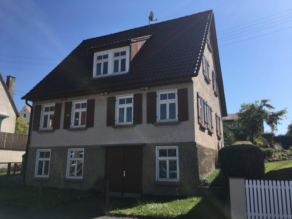 Hirn Immobilien GmbH - Immobilienangebot - Bernstadt - Häuser - EINFAMILIENHAUS | BERNSTADT