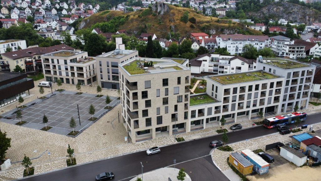 Hirn Immobilien GmbH - Immobilienangebot - Blaustein - Alle - ZENTRAL GELEGENE NEUBAU-GEWERBE-EINHEIT MIT VIEL SCHAUFENSTERFLÄCHE IN BLAUSTEIN