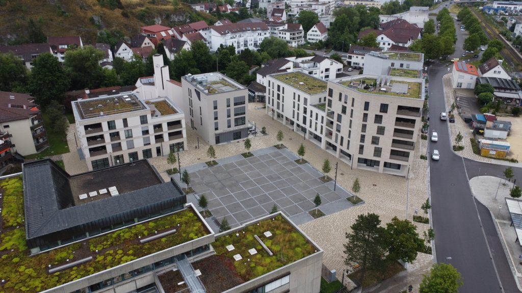 Hirn Immobilien GmbH - Immobilienangebot - Blaustein - Alle - ZENTRAL GELEGENE NEUBAU-GEWERBE-EINHEIT MIT VIEL SCHAUFENSTERFLÄCHE IN BLAUSTEIN