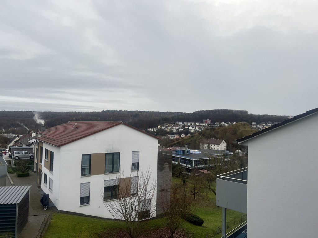 Hirn Immobilien GmbH - Immobilienangebot - Blaustein - Wohnungen - 2-ZIMMER-WOHNUNG MIT VIEL POTENZIAL – IDEALE GELEGENHEIT IN GEFRAGTER LAGE VON BLAUSTEIN