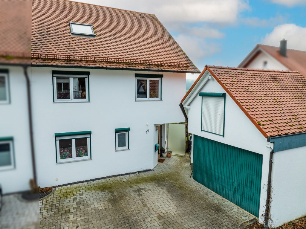 Hirn Immobilien GmbH - Immobilienangebot - Erbach - Häuser - EINZIEHEN UND ANKOMMEN: DOPPELHAUSHÄLFTE IN ERBACH