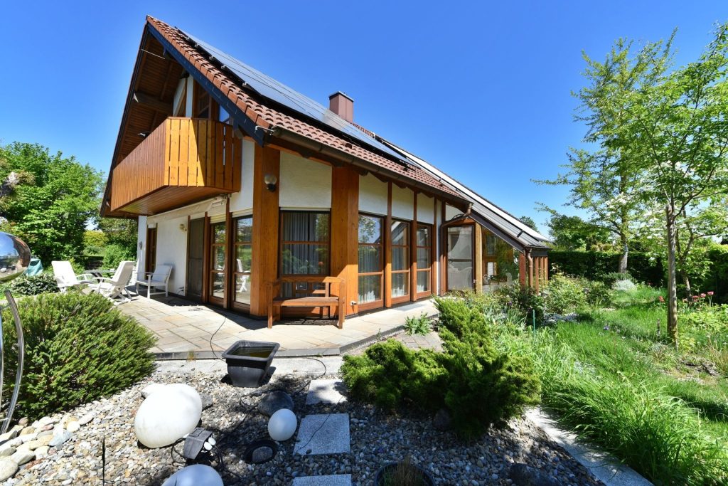 Hirn Immobilien GmbH - Immobilienangebot - Beimerstetten - Häuser - Attraktives Einfamilienhaus in Beimerstetten mit großzügigem Grundstück