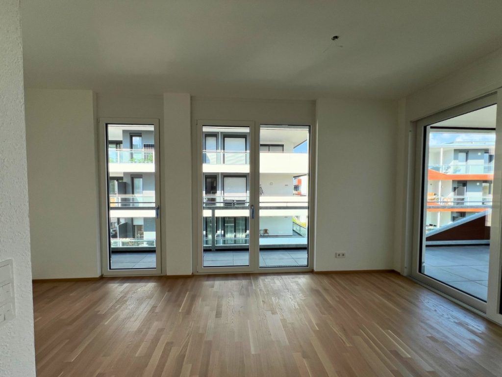 Hirn Immobilien GmbH - Immobilienangebot - Langenau - Wohnungen - Einziehen und wohlfühlen, moderne 2-Zimmer-Wohnung im 2. OG mit großer Süd-Ost-Terrasse in Langenau