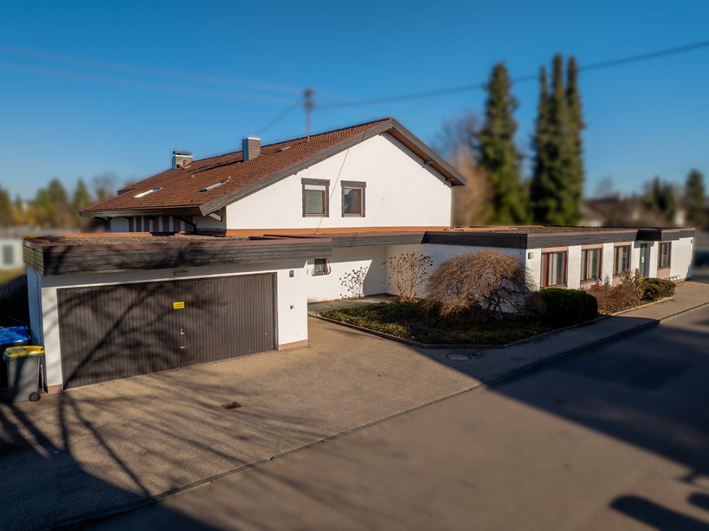 Hirn Immobilien GmbH - Immobilienangebot - Vöhringen - Häuser - Großzügiges Einfamilienhaus mit Einliegerwohnung und Praxis im Herzen von Vöhringen