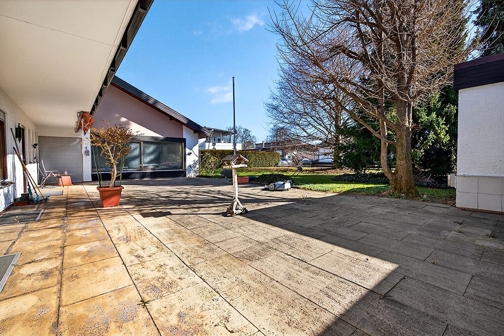 Hirn Immobilien GmbH - Immobilienangebot - Vöhringen - Häuser - Großzügiges Einfamilienhaus mit Einliegerwohnung und Praxis im Herzen von Vöhringen