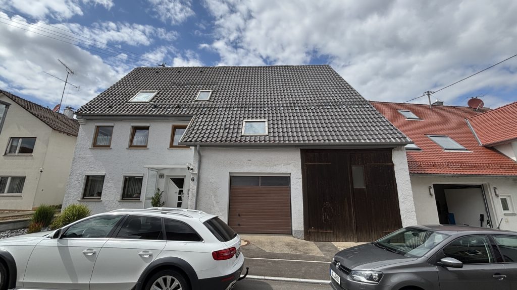 Hirn Immobilien GmbH - Immobilienangebot - Laichingen / Machtolsheim - Häuser - Einfamilienhaus mit Scheune und viel Potenzial in Laichingen/Machtolsheim