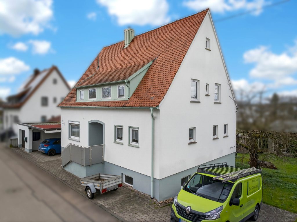 Hirn Immobilien GmbH - Immobilienangebot - Nersingen - Häuser - Einfamilienhaus in Nersingen – Familienfreundliches Wohnen mit Garten und viel Platz für Fahrzeuge