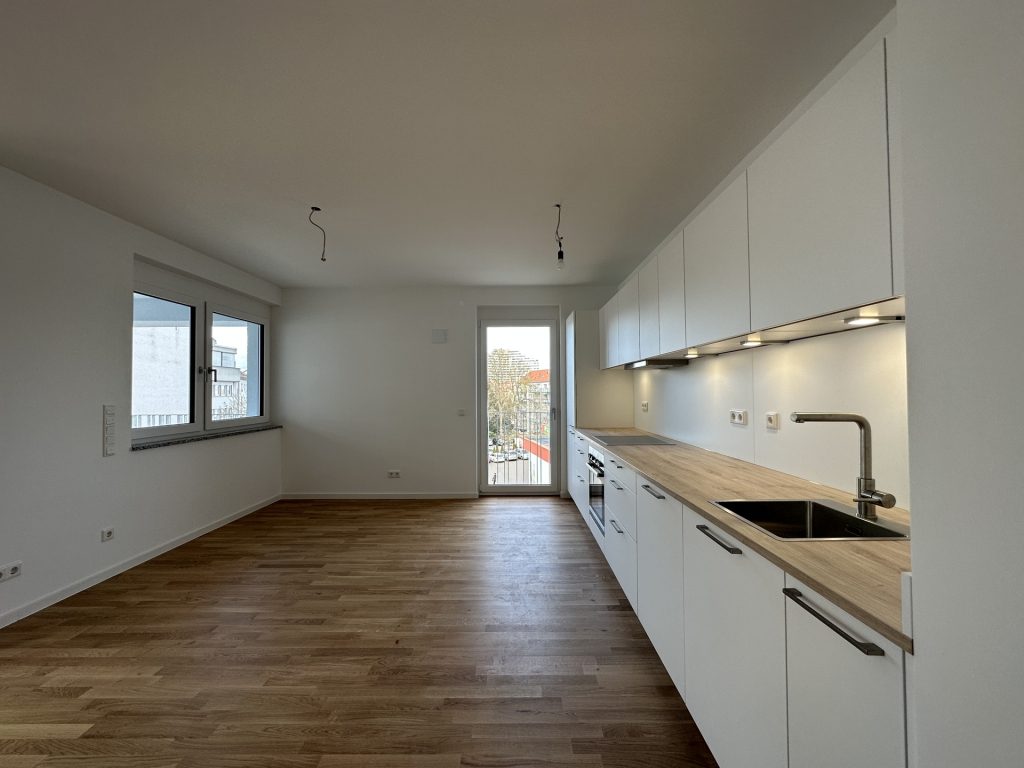 Hirn Immobilien GmbH - Immobilienangebot - Neu-Ulm - Wohnungen - 3-Zi.-Whg., 97,22 qm im 4. OG - SÜD STADT MITTE - ZUHAUSE MITTEN IN NEU-ULM