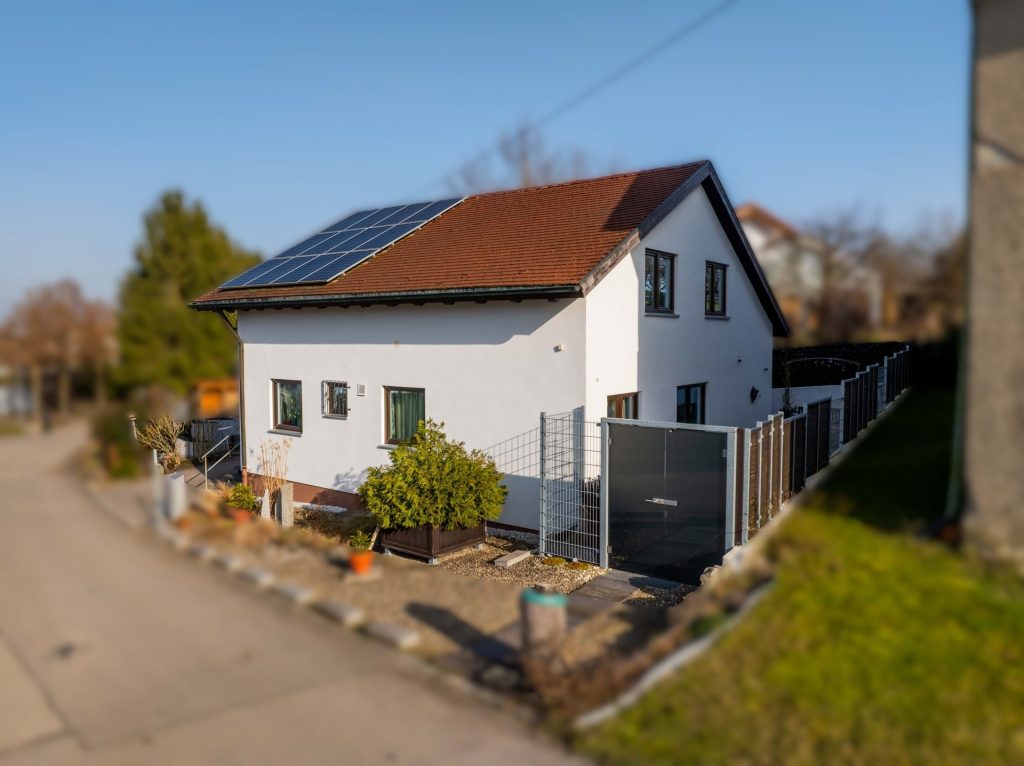 Hirn Immobilien GmbH - Immobilienangebot - Langenau - Häuser - Attraktives Einfamilienhaus in Langenau/Göttingen – Wohnkomfort mit besonderem Flair