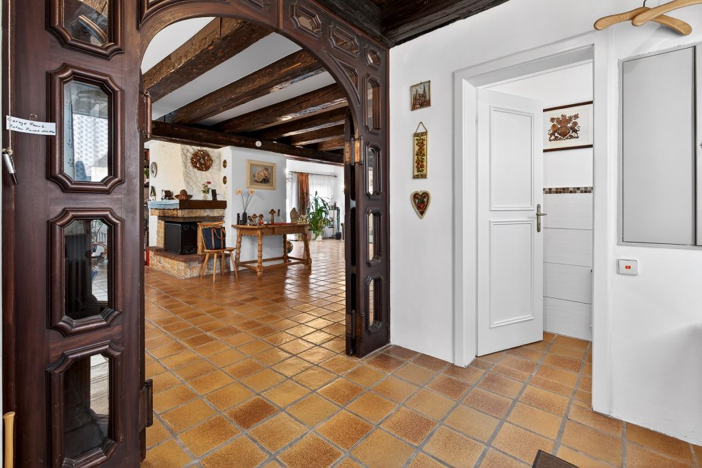 Hirn Immobilien GmbH - Immobilienangebot - Langenau - Häuser - Attraktives Einfamilienhaus in Langenau/Göttingen – Wohnkomfort mit besonderem Flair