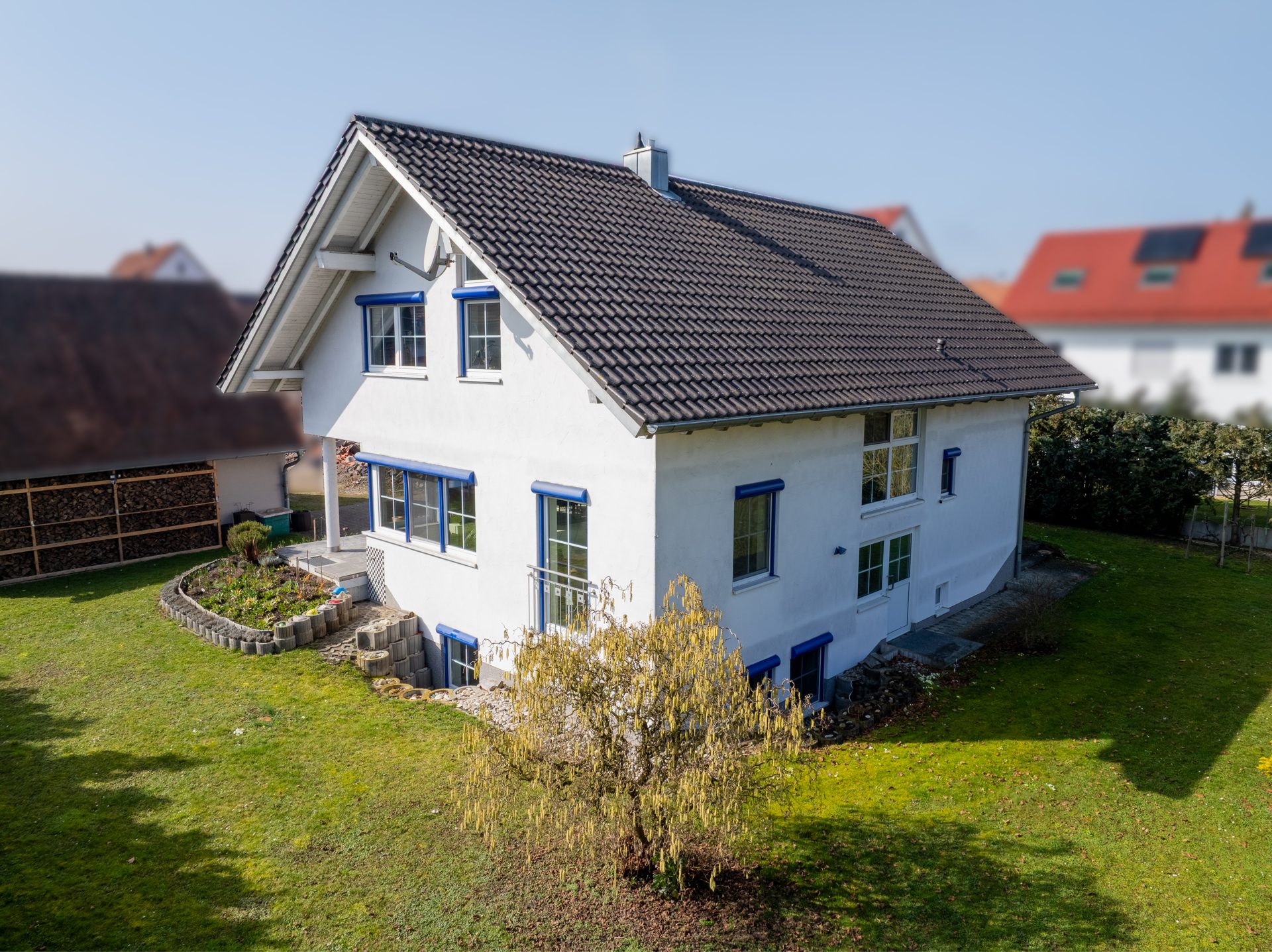 Hirn Immobilien GmbH - Immobilienangebot - Neu- Ulm - Häuser - Familienfreundliches Einfamilienhaus mit weitläufigem Grundstück in Burlafingen.