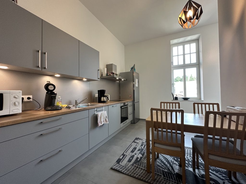 Ess-/Küchenbereich Hirn Immobilien GmbH - Immobilienangebot - Ulm-Safranberg - Wohnungen - GROßE 2 ZIMMER-WOHNUNG MIT NORDBALKON AM ULMER SAFRANBERG!