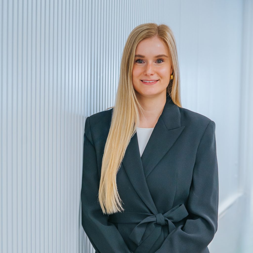 Nina Ehret - Maklerin