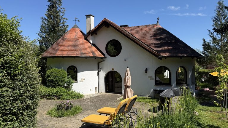 Hirn Immobilien GmbH - Immobilienangebot - Lonsee - Häuser - Landhausvilla mit großem Grundstück am Waldrand