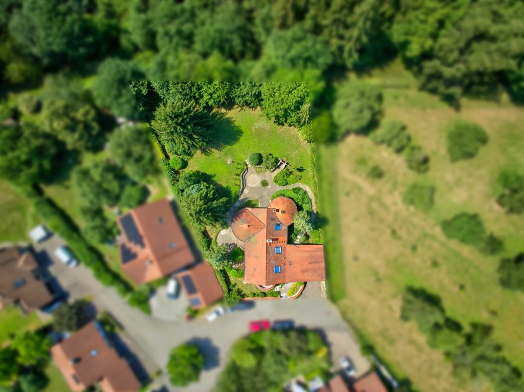 Hirn Immobilien GmbH - Immobilienangebot - Lonsee - Häuser - Traumhafte Landhausvilla mit großem Grundstück am Waldrand