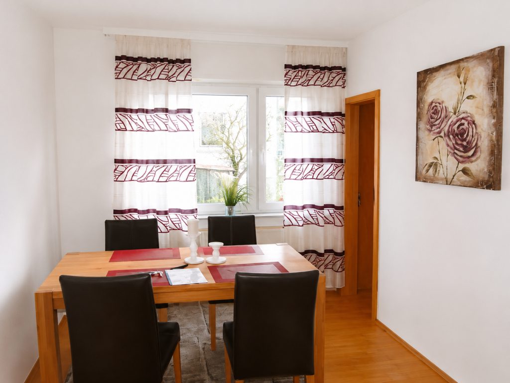 Hirn Immobilien GmbH - Immobilienangebot - Ulm - Wohnungen - MÖBLIERTE 3,5 ZIMMER WOHNUNG MIT BALKON IN DER ULMER WESTSTADT