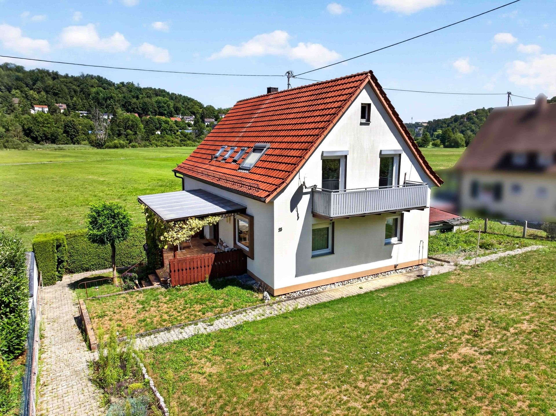 Hirn Immobilien GmbH - Immobilienangebot - Blaustein / Arnegg - Häuser - Wohnen zwischen Natur und Stadt – Einfamilienhaus mit Einliegerwohnung in Blaustein/Arnegg