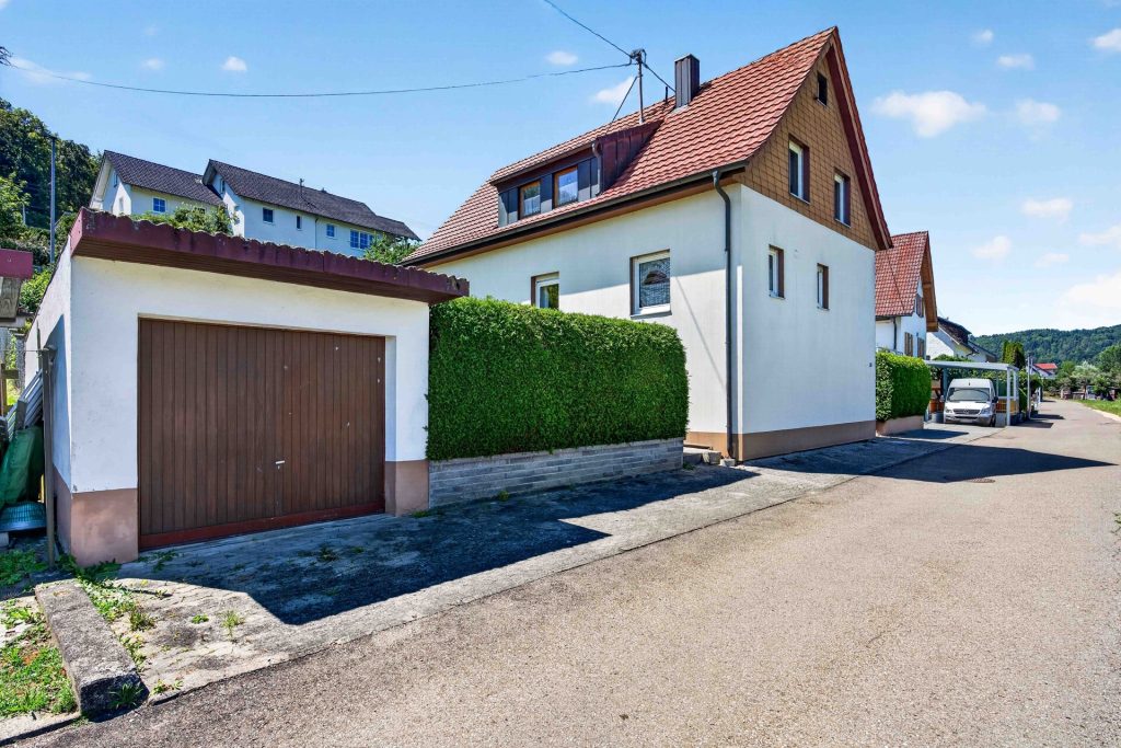 Hirn Immobilien GmbH - Immobilienangebot - Blaustein / Arnegg - Häuser - Wohnen zwischen Natur und Stadt – Einfamilienhaus mit Einliegerwohnung in Blaustein/Arnegg