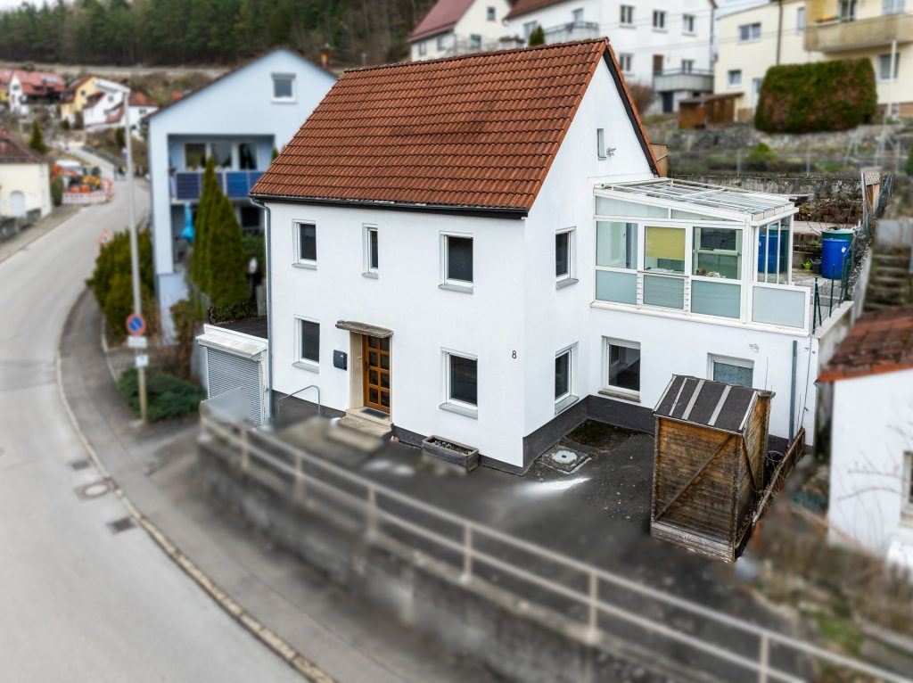 Hirn Immobilien GmbH - Immobilienangebot - Blaustein / Herrlingen - Häuser - Einfamilienhaus mit Charme und Sanierungspotenzial in Blaustein-Herrlingen