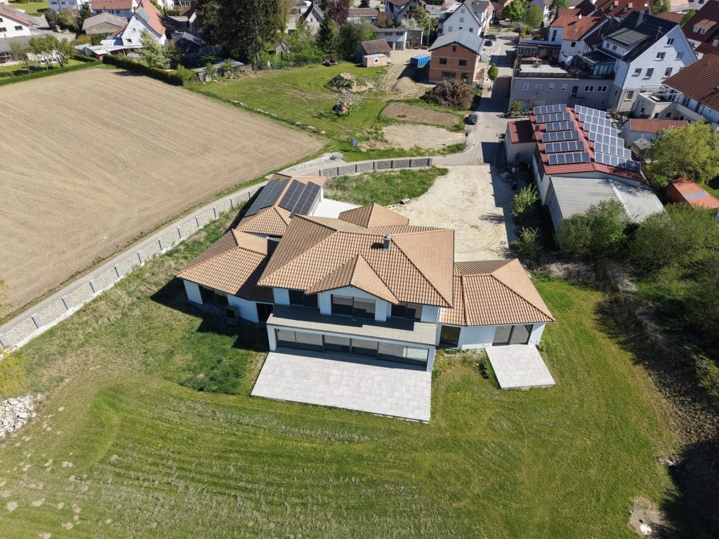 Hirn Immobilien GmbH - Immobilienangebot - Oberstadion - Häuser - Wohnen auf besonderem Niveau – exklusive Villa in Oberstadion