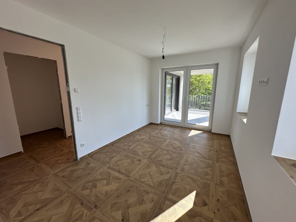 Hirn Immobilien GmbH - Immobilienangebot - Blaustein-Wippingen - Wohnungen - Erstbezug im Alten Rathaus Wippingen – stilvolle 3-Zimmer-Wohnung mit Loggia