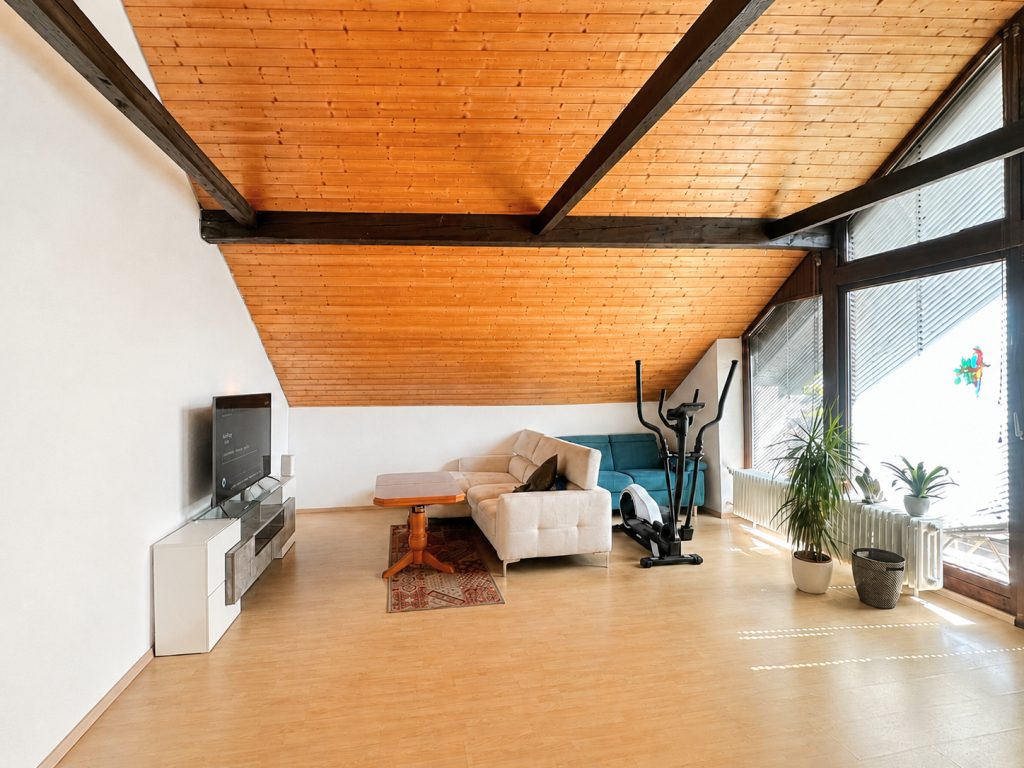 Hirn Immobilien GmbH - Immobilienangebot - Vöhringen/Thal - Wohnungen - 1,5 Zimmer-Studio-Wohnung mit Sauna, Einbauküche und Balkon in Vöhringen/Thal