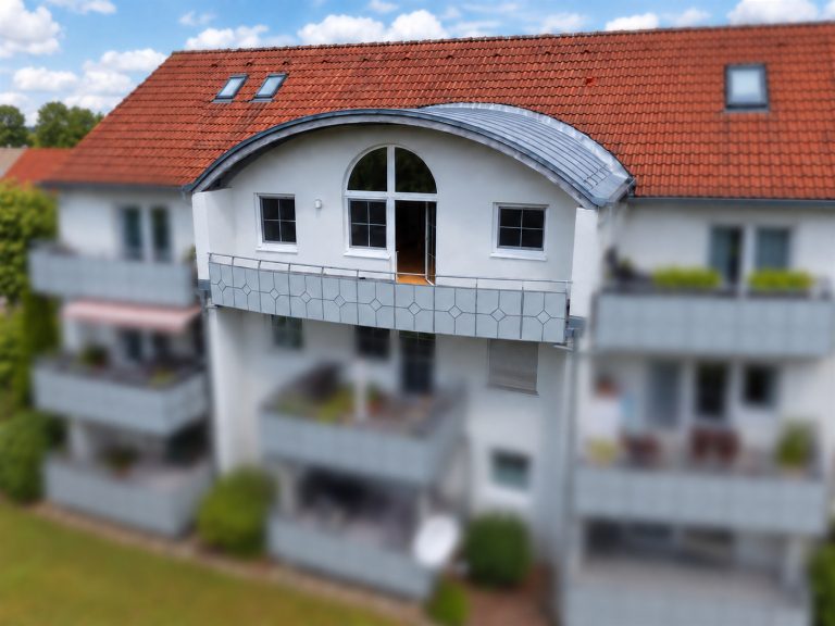 Hirn Immobilien GmbH - Immobilienangebot - Burgrieden - Wohnungen - Großzügige 2-Zimmer-Wohnung mit sonnigem Balkon