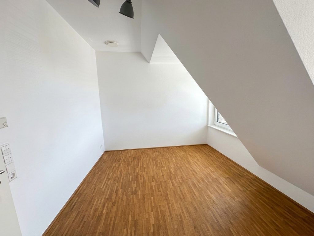 Hirn Immobilien GmbH - Immobilienangebot - Ulm - Wohnungen - Über den Dächern von Ulm – exklusive Penthouse-Maisonette mit Münsterblick und Dachterrasse