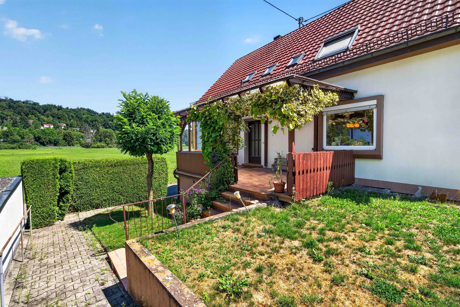 Hirn Immobilien GmbH - Immobilienangebot - Blaustein / Arnegg - Häuser - Wohnen zwischen Natur und Stadt – Einfamilienhaus mit Einliegerwohnung in Blaustein/Arnegg
