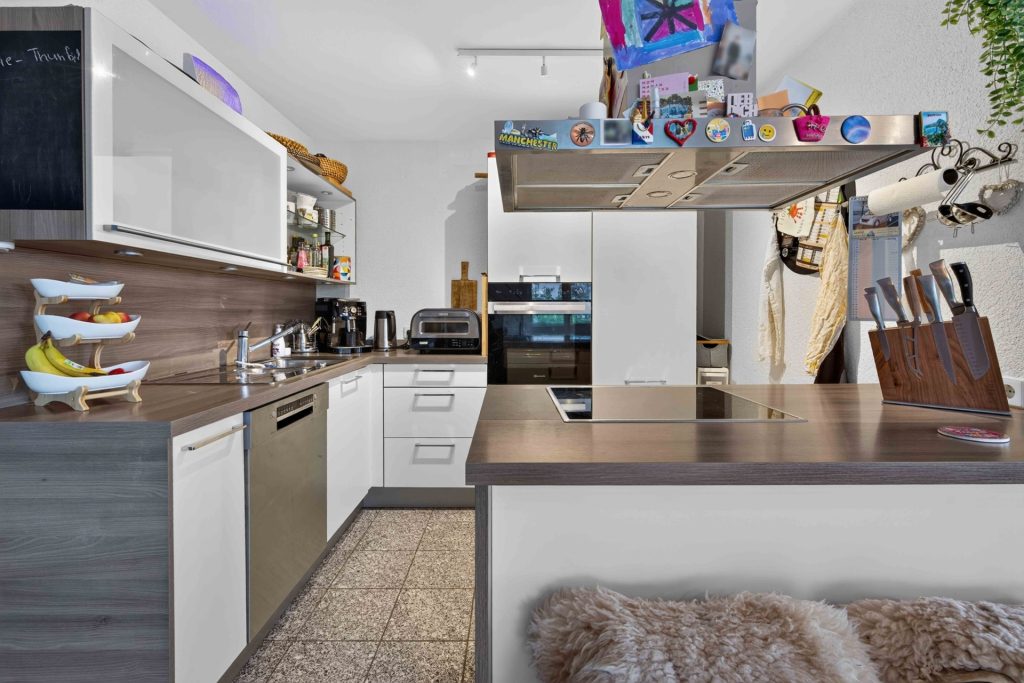 Hirn Immobilien GmbH - Immobilienangebot - Ulm - Häuser - Attraktives Anlageobjekt in Ulm: Doppelhaushälfte mit 3 separaten Wohneinheiten