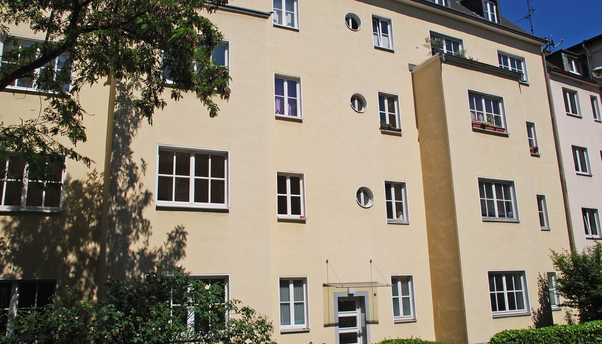 Dr. OEBELS + partner - Immobilienangebot - Hürth - Wohnung - Ideal für die kleine Familie! 3-4 Zimmer-Wohnung in Klettenberg